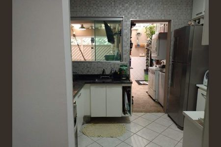 Casa à venda com 97m², 3 quartos e 2 vagas