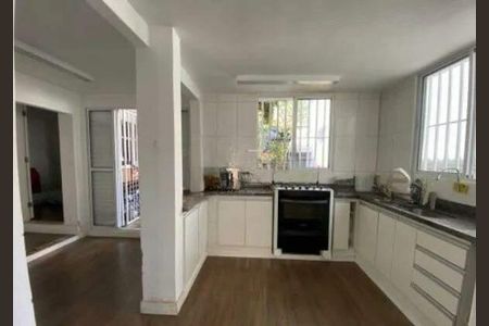 Casa à venda com 250m², 4 quartos e 4 vagas