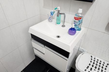 Casa à venda com 180m², 3 quartos e 4 vagas Casa à venda com 180m², 3 quartos e 4 vagasBanheiro