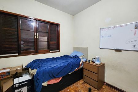 Casa à venda com 180m², 3 quartos e 4 vagas Casa à venda com 180m², 3 quartos e 4 vagasQuarto 3