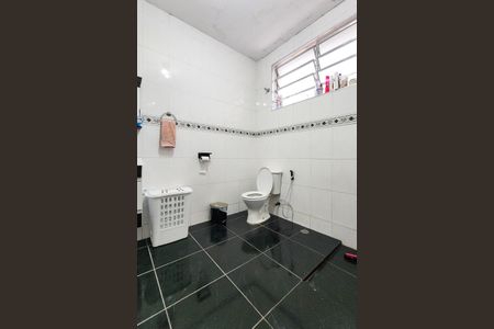 Casa à venda com 180m², 3 quartos e 4 vagas Casa à venda com 180m², 3 quartos e 4 vagasBanheiro