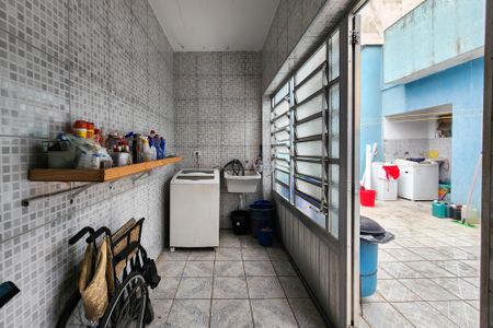 Casa à venda com 180m², 3 quartos e 4 vagas Casa à venda com 180m², 3 quartos e 4 vagasÁrea de Serviço