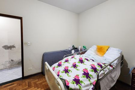 Casa à venda com 180m², 3 quartos e 4 vagas Casa à venda com 180m², 3 quartos e 4 vagasQuarto 2