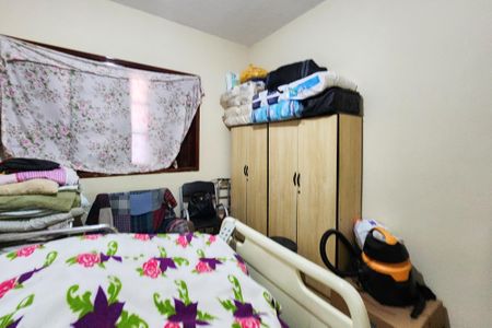 Casa à venda com 180m², 3 quartos e 4 vagas Casa à venda com 180m², 3 quartos e 4 vagasQuarto 2