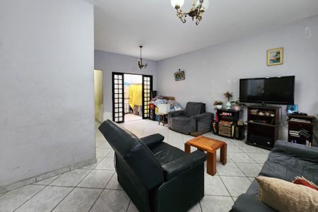 Casa à venda com 180m², 3 quartos e 4 vagas Casa à venda com 180m², 3 quartos e 4 vagasSala