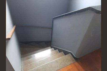 Casa à venda com 66m², 2 quartos e 3 vagas