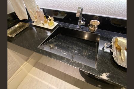 Apartamento à venda com 315m², 3 quartos e 5 vagas Apartamento à venda com 315m², 3 quartos e 5 vagasLavabo