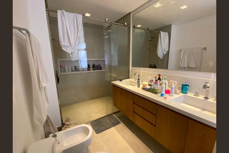 Apartamento à venda com 315m², 3 quartos e 5 vagas Apartamento à venda com 315m², 3 quartos e 5 vagasBanheiro da Suíte 3