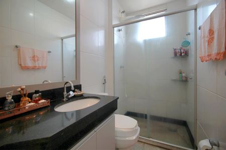 Apartamento à venda com 197m², 4 quartos e 3 vagasBanheiro da Suíte 1