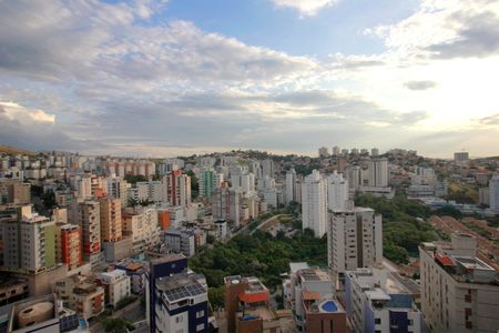 Apartamento à venda com 197m², 4 quartos e 3 vagasVista da Suíte 1