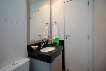Apartamento à venda com 197m², 4 quartos e 3 vagasBanheiro Social