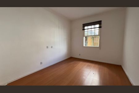 Casa à venda com 248m², 2 quartos e 4 vagas Casa à venda com 248m², 2 quartos e 4 vagasQuarto 2