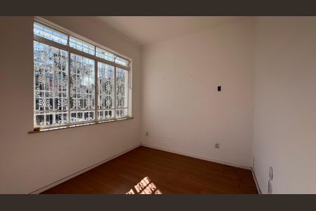 Casa à venda com 248m², 2 quartos e 4 vagas Casa à venda com 248m², 2 quartos e 4 vagasSala