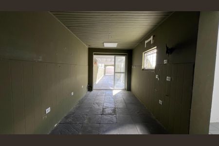 Casa à venda com 248m², 2 quartos e 4 vagas Casa à venda com 248m², 2 quartos e 4 vagasEdícula
