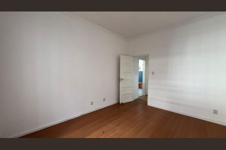 Casa à venda com 248m², 2 quartos e 4 vagas Casa à venda com 248m², 2 quartos e 4 vagasQuarto 2