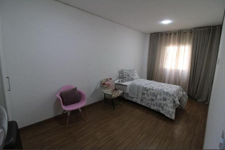 Casa à venda com 230m², 4 quartos e 3 vagas Casa à venda com 230m², 4 quartos e 3 vagasFoto 05
