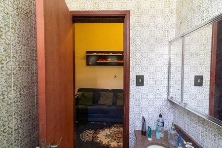 Casa à venda com 226m², 2 quartos e 4 vagasBanheiro da Suíte