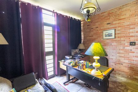 Casa à venda com 226m², 2 quartos e 4 vagasSala de Estar - Escritório