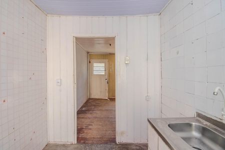 Casa à venda com 50m², 2 quartos e 2 vagas Casa à venda com 50m², 2 quartos e 2 vagasCozinha