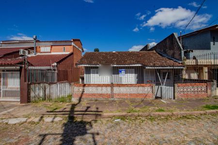 Casa à venda com 50m², 2 quartos e 2 vagas Casa à venda com 50m², 2 quartos e 2 vagasFachada