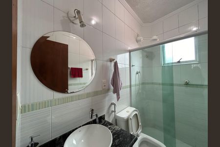 Casa à venda com 330m², 4 quartos e 4 vagas Casa à venda com 330m², 4 quartos e 4 vagasBanheiro 1