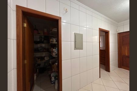 Casa à venda com 330m², 4 quartos e 4 vagas Casa à venda com 330m², 4 quartos e 4 vagasÁrea de Serviço