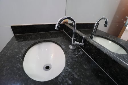 Apartamento para alugar com 65m², 2 quartos e 1 vagaBanheiro