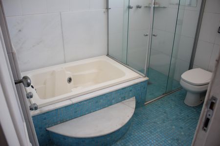 Apartamento à venda com 383m², 5 quartos e 4 vagasBanheiro Suíte 