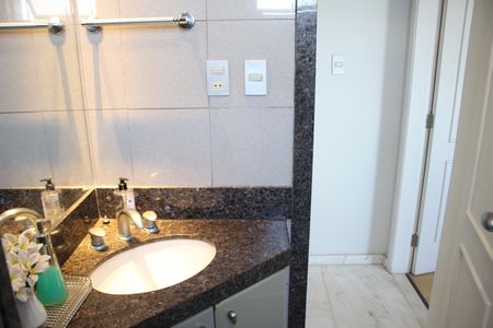 Apartamento à venda com 383m², 5 quartos e 4 vagasBanheiro 3