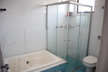 Apartamento à venda com 383m², 5 quartos e 4 vagasBanheiro Suíte 