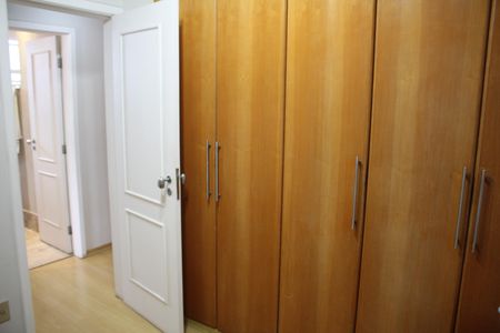 Apartamento à venda com 383m², 5 quartos e 4 vagasQuarto 2