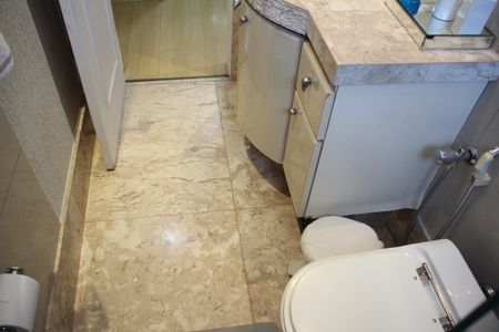 Apartamento à venda com 383m², 5 quartos e 4 vagasBanheiro 2