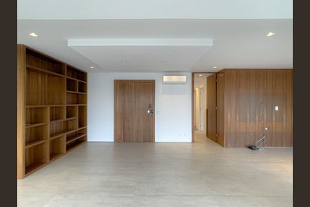 Apartamento à venda com 192m², 3 quartos e 4 vagas