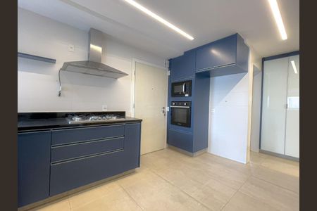 Apartamento à venda com 192m², 3 quartos e 4 vagas