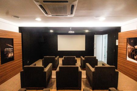Apartamento à venda com 103m², 3 quartos e 3 vagas Apartamento à venda com 103m², 3 quartos e 3 vagasÁrea comum - Cinema