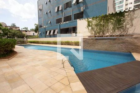 Apartamento à venda com 103m², 3 quartos e 3 vagas Apartamento à venda com 103m², 3 quartos e 3 vagasÁrea comum - Piscina