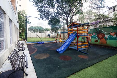 Apartamento à venda com 103m², 3 quartos e 3 vagas Apartamento à venda com 103m², 3 quartos e 3 vagasÁrea comum - Playground