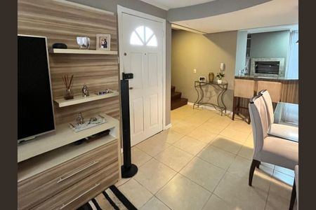 Casa de condomínio para alugar com 177m², 4 quartos e 2 vagasSala