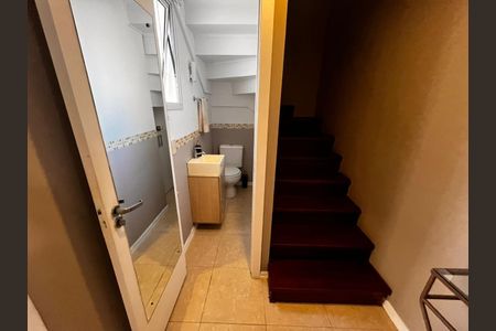 Casa de condomínio para alugar com 177m², 4 quartos e 2 vagasLavabo