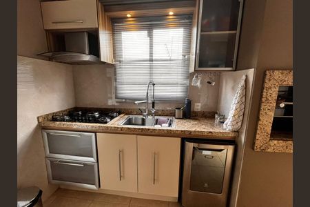 Casa de condomínio para alugar com 177m², 4 quartos e 2 vagasCozinha