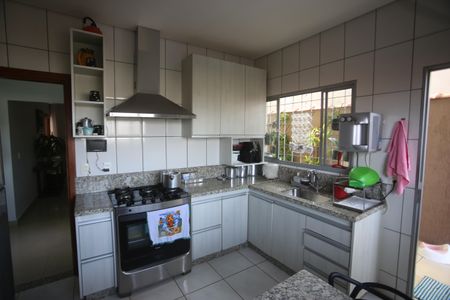 Casa à venda com 417m², 5 quartos e 4 vagasCozinha