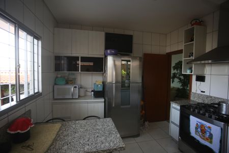 Casa à venda com 417m², 5 quartos e 4 vagasCozinha