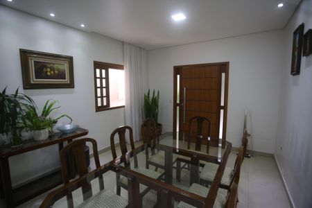 Casa à venda com 417m², 5 quartos e 4 vagasSala