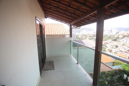 Casa à venda com 417m², 5 quartos e 4 vagasVaranda