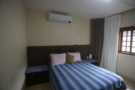 Casa à venda com 417m², 5 quartos e 4 vagasSuite