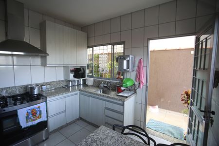 Casa à venda com 417m², 5 quartos e 4 vagasCozinha
