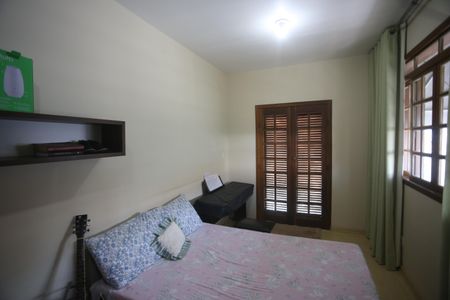 Casa à venda com 417m², 5 quartos e 4 vagasQuarto