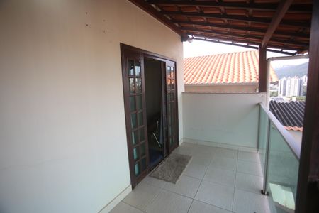 Casa à venda com 417m², 5 quartos e 4 vagasVaranda
