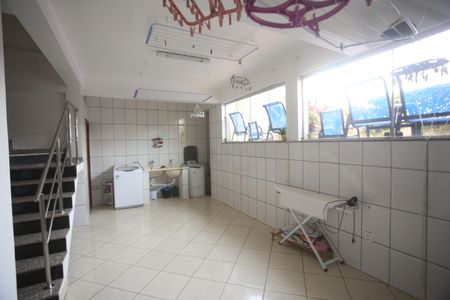 Casa à venda com 417m², 5 quartos e 4 vagasArea de serviço