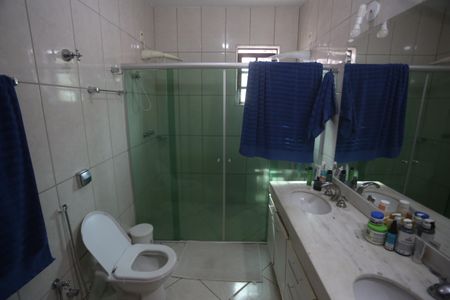 Casa à venda com 417m², 5 quartos e 4 vagasSuite